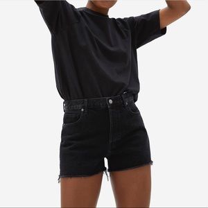 EVERLANE CHEEKY SHORT